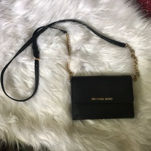Micheal Kors crossbody clutch